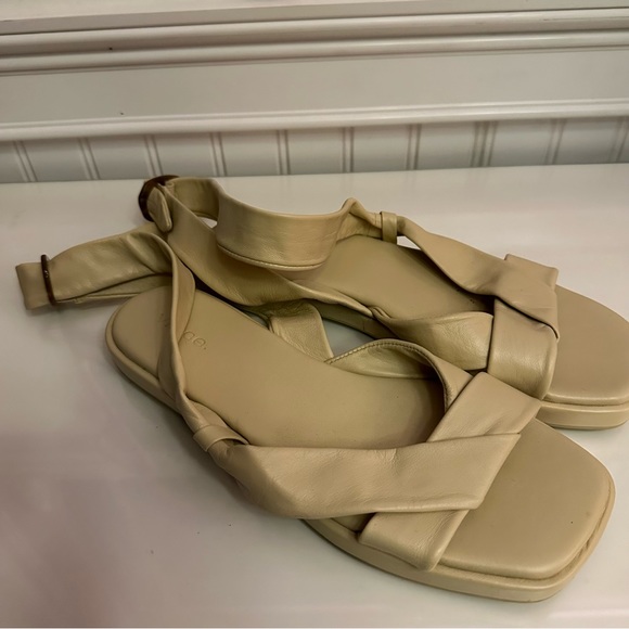 Vince Cream Reza Sandal - Picture 4 of 4